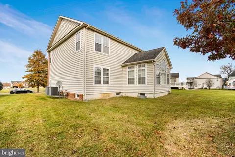 9509 Faircrest Cir, Bowie, MD 20721 photo 2