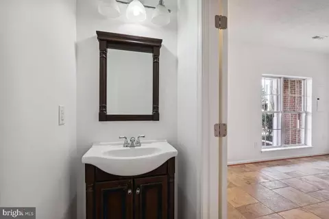 16707 Eldbridge Ln, Bowie, MD 20716 photo 9