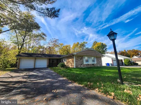 15726 Pointer Ridge Dr, Bowie, MD 20716