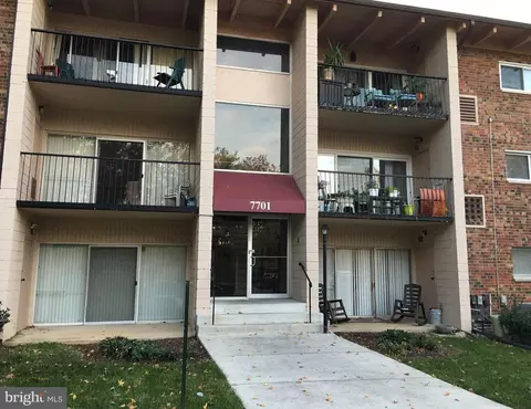 7701 Arehart Dr #1306, New Carrollton, MD 20784