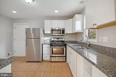 6805 97th Pl, Lanham, MD 20706 photo 7