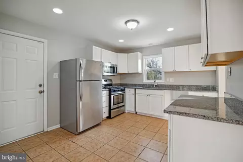6805 97th Pl, Lanham, MD 20706 photo 6