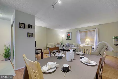 233 Castleton Pl, Marlboro, MD 20774 photo 3