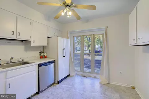 233 Castleton Pl, Marlboro, MD 20774 photo 7