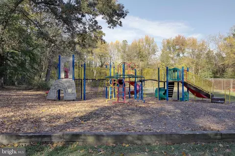 233 Castleton Pl, Marlboro, MD 20774 photo 25