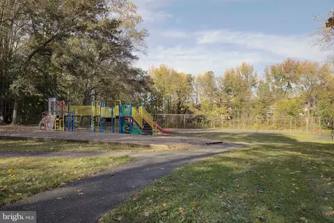 233 Castleton Pl, Marlboro, MD 20774 photo 24