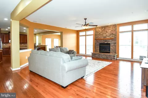 14308 Wicklow Ln, Laurel, MD 20707 photo 12