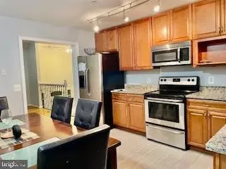 9909 Ridge St, Lanham, MD 20706 photo 4