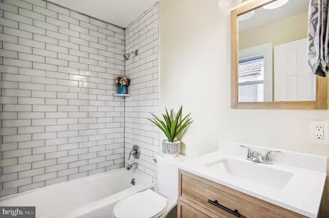 5813 Dade St, Capitol Heights, MD 20743