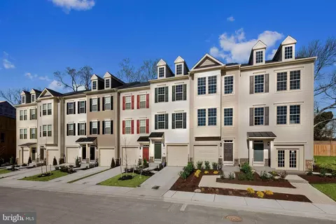 4830 Vista Glen Ln, Lanham, MD 20706