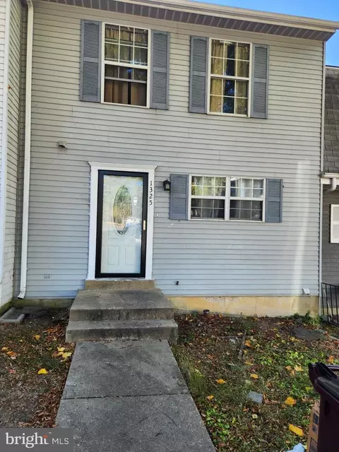 1325 Upcot Ct, Capitol Heights, MD 20743