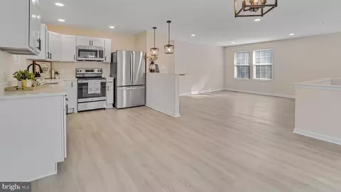 5523 Glen Ave, Lanham, MD 20706 photo 3