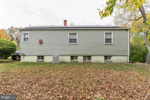Exterior - 7220 Oliver St, Lanham, MD 20706 photo 7 of 8