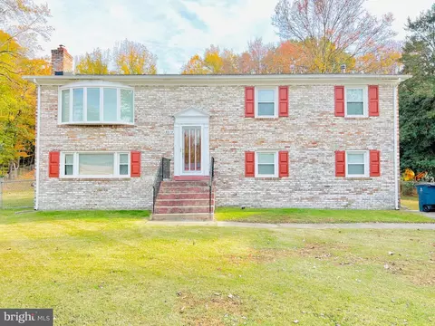 6615 Pepin Dr, Marlboro, MD 20772