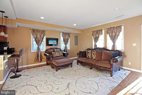 507 Eastern Ave, Fairmount Heights, MD 20743 photo 4