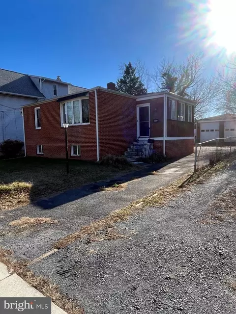 3109 Upshur St, Mount Rainier, MD 20712