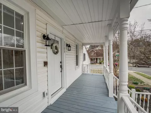 3703 35th St, Mount Rainier, MD 20712 photo 4
