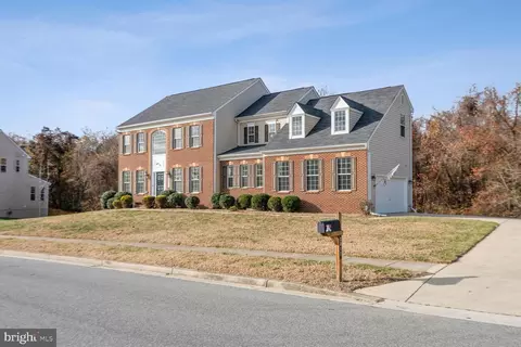 2817 Pumpkin St, Clinton, MD 20735