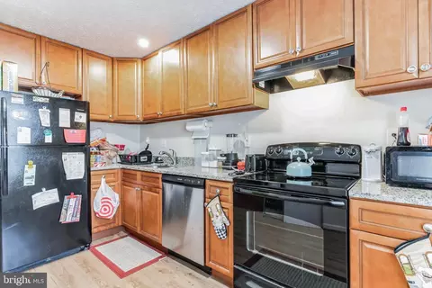 3207 Forest Run Dr, District Heights, MD 20747 photo 9