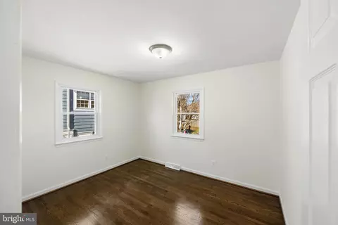 8508 Lindendale Dr, Laurel, MD 20707 photo 12