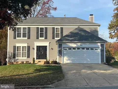 924 Chatsworth Dr, Accokeek, MD 20607