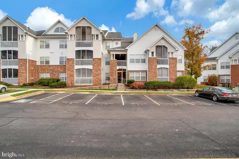 6632 Lake Park Dr #2E, Greenbelt, MD 20770