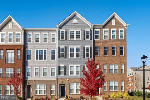 7618 Buzz Aldrin Ln, Lanham, MD 20706