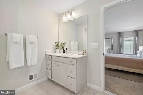 7618 Buzz Aldrin Ln, Lanham, MD 20706 photo 20