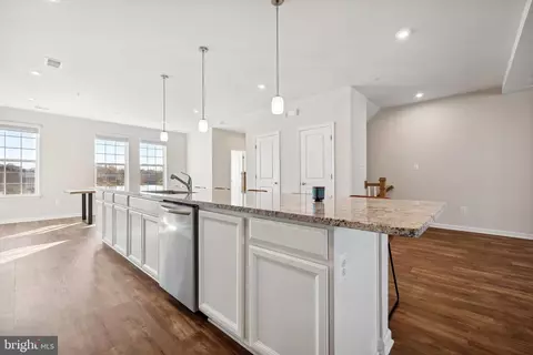 7618 Buzz Aldrin Ln, Lanham, MD 20706 photo 14