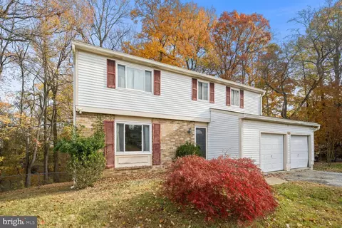 7806 Pacer Ct, Hyattsville, MD 20785