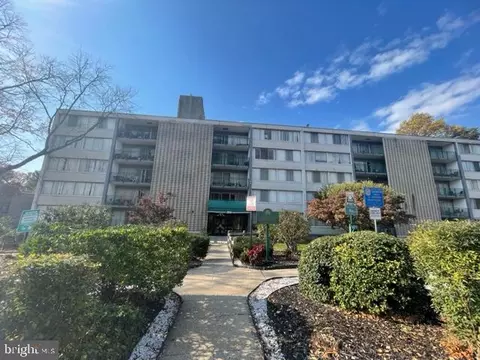1806 Metzerott Rd #106, Adelphi, MD 20783