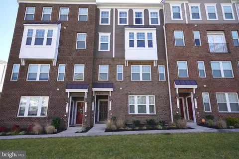 9743 Tealbriar Dr #249, Marlboro, MD 20772