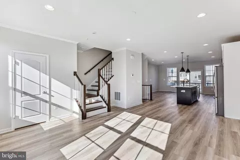 1036 Highpoint Trl, Laurel, MD 20707 photo 6
