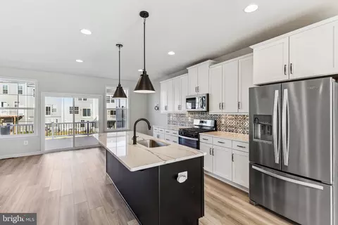 1036 Highpoint Trl, Laurel, MD 20707 photo 4