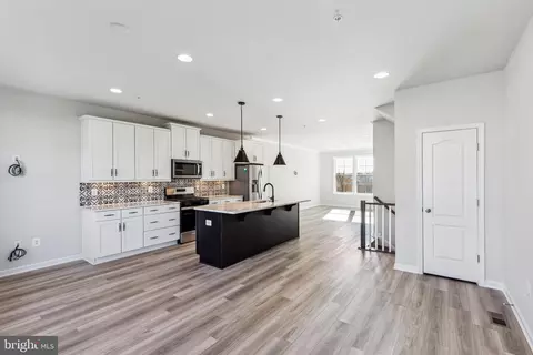 1036 Highpoint Trl, Laurel, MD 20707 photo 5