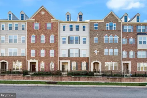5311 S Center Dr #304F, Greenbelt, MD 20770