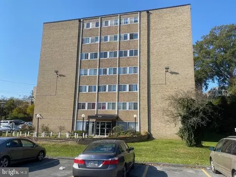 9250 Edwards Way #411C, Hyattsville, MD 20783