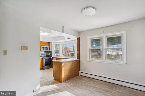 9323 Wellington St, Lanham, MD 20706 photo 6