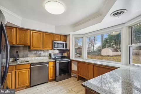 9323 Wellington St, Lanham, MD 20706 photo 9