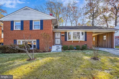 9323 Wellington St, Lanham, MD 20706