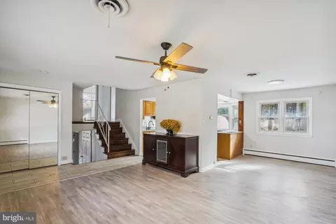 9323 Wellington St, Lanham, MD 20706 photo 2