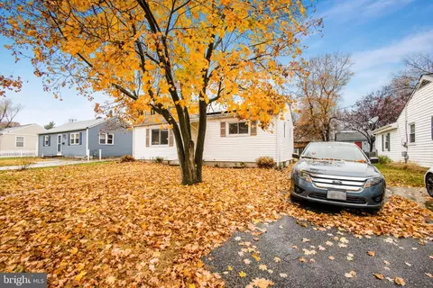 1013 Harrison Dr, Laurel, MD 20707 photo 3