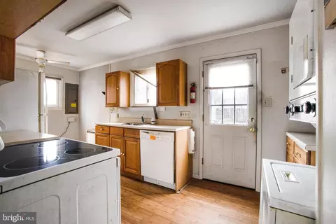 1013 Harrison Dr, Laurel, MD 20707 photo 15