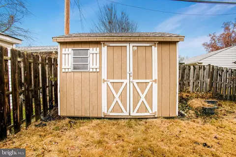 1013 Harrison Dr, Laurel, MD 20707 photo 5
