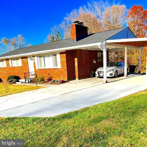 6008 Tipton Dr, Temple Hills, MD 20748