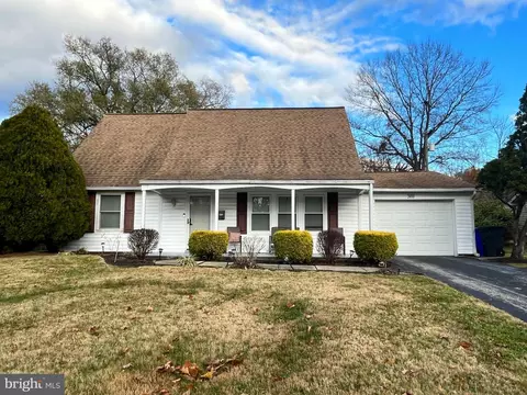 3111 Trinity Dr, Bowie, MD 20715 photo 2