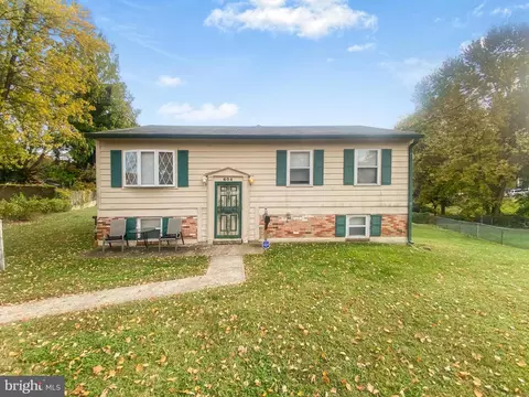 604 Wilburn Ct, Capitol Heights, MD 20743