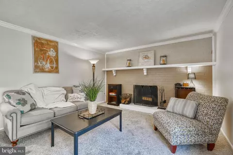 Living - 11614 Waesche Dr, Bowie, MD 20721 photo 5 of 6
