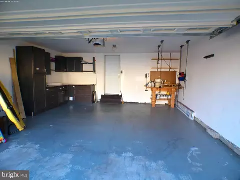 8809 Admiral Dr, Laurel, MD 20708 photo 3