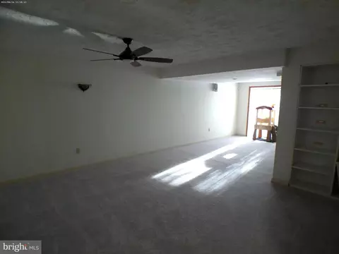 8809 Admiral Dr, Laurel, MD 20708 photo 31